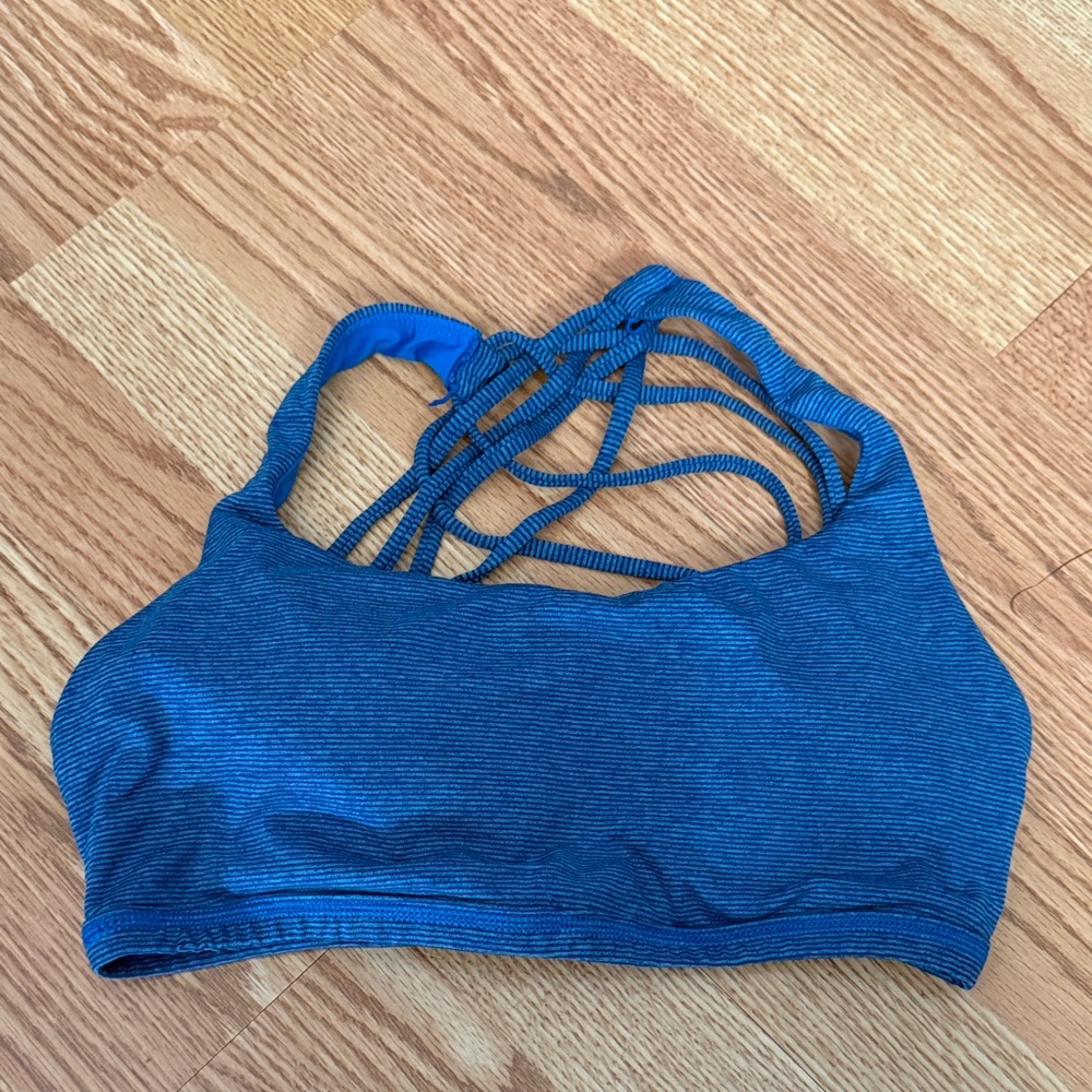Queenie ke sports bra